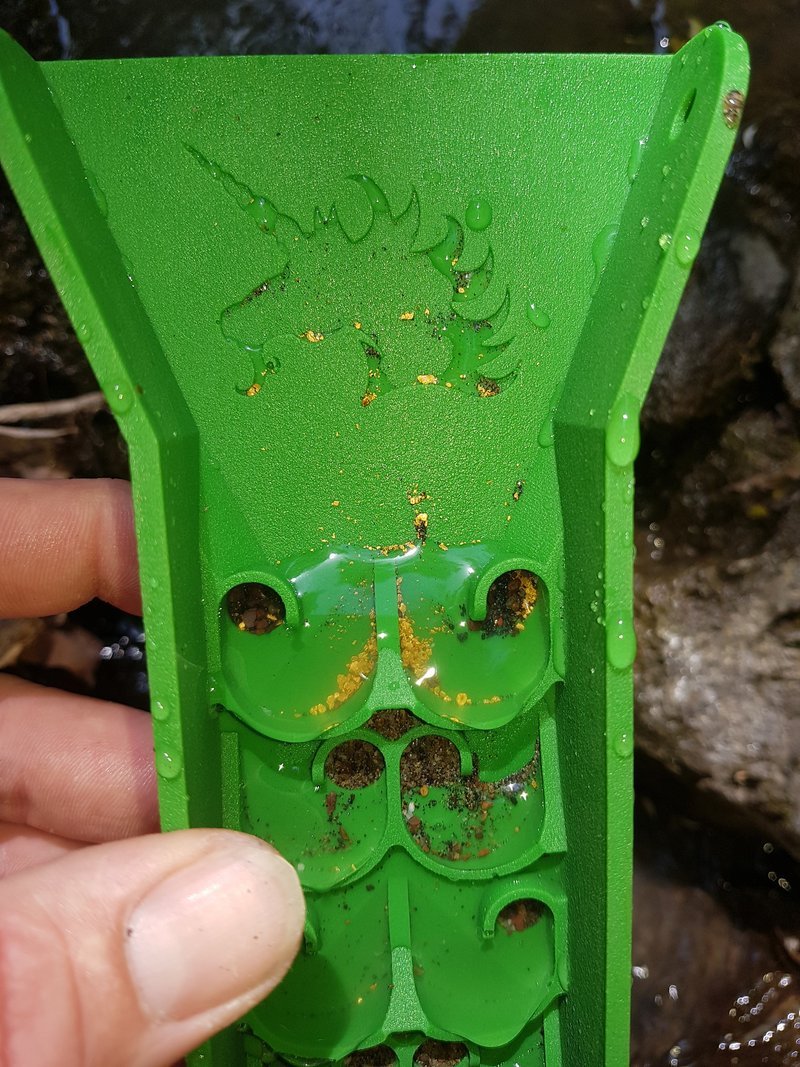 Load image into Gallery viewer, Mini Pocket Sluice Box with Dream Mat | Gold Prospecting Equipment