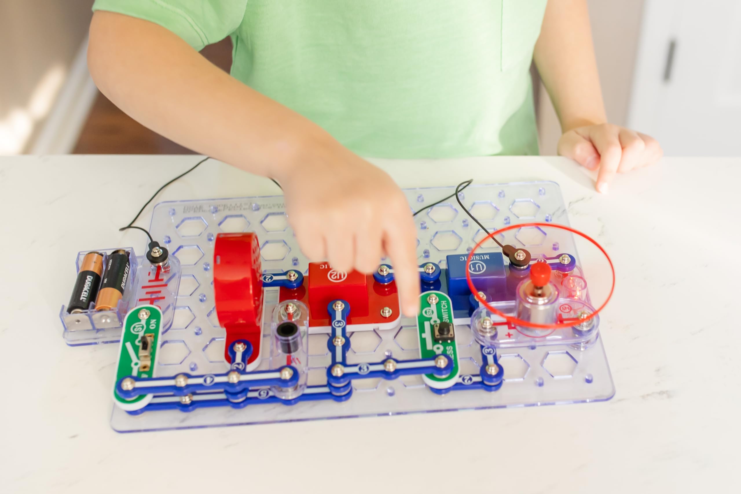 Snap Circuits® Extreme SC750 | Electronic Science Kit | 750 Project STEM Educational Toy | Ages 8+