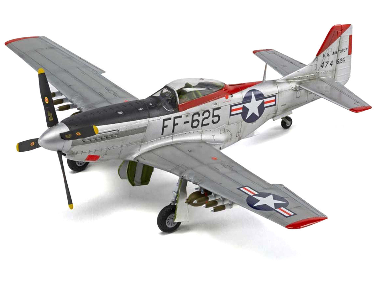 Airfix - Level 2 Model Kit North American F-51D Mustang Fighter Aircraft