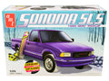 AMT - Skill 2 Model Kit 1995 GMC Sonoma SLS Pickup Truck with Snowboard and Boots 1/25 Scale Model