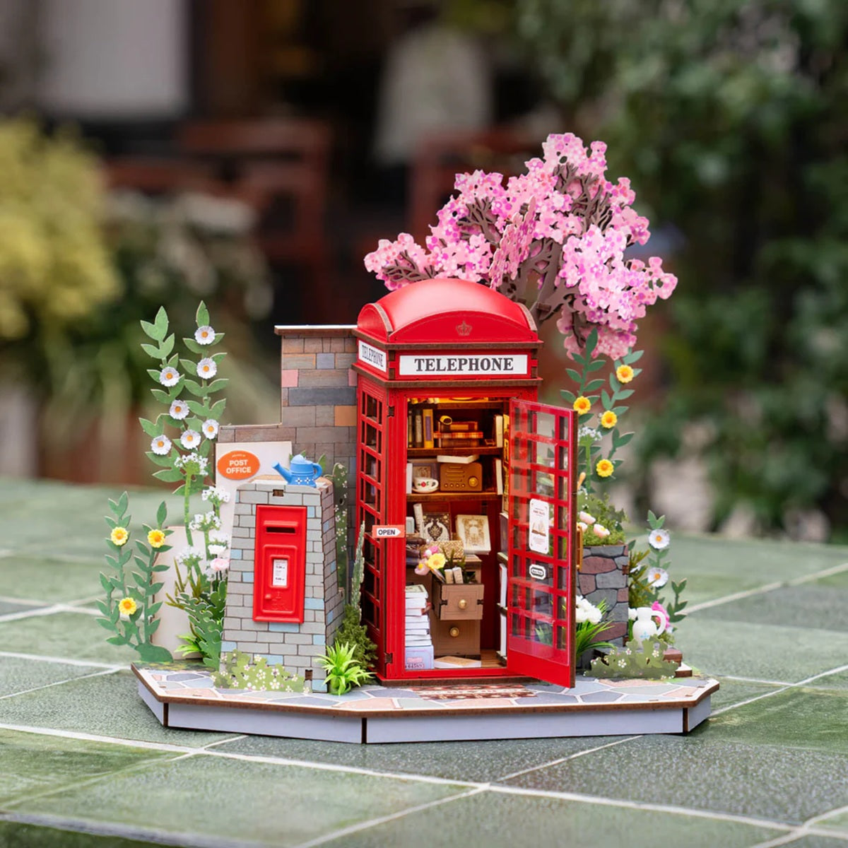 Rolife Blossom Book Booth DIY Miniature House TGS05