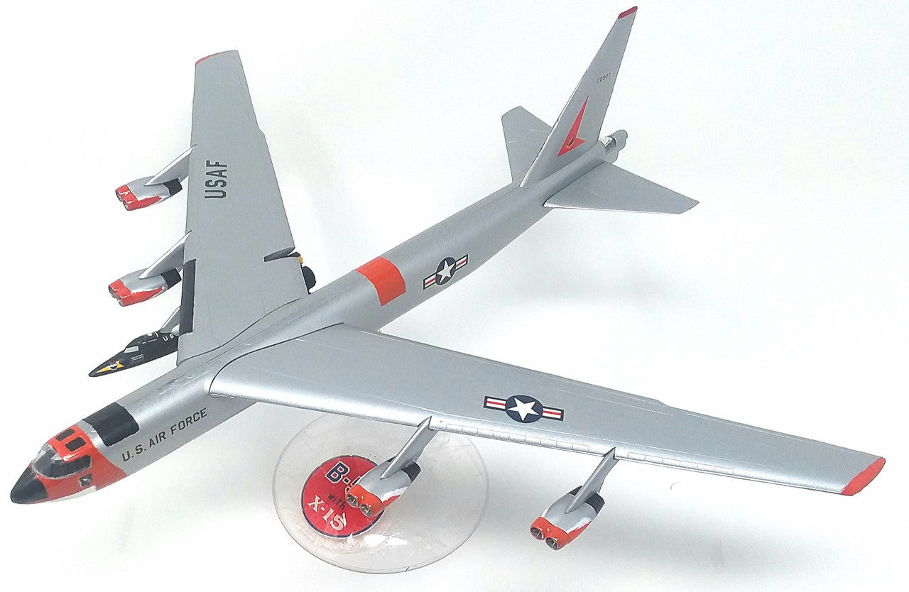 1:175 Boeing B-52 Stratofortress and X-15 Hypersonic Aircraft with Swivel Stand