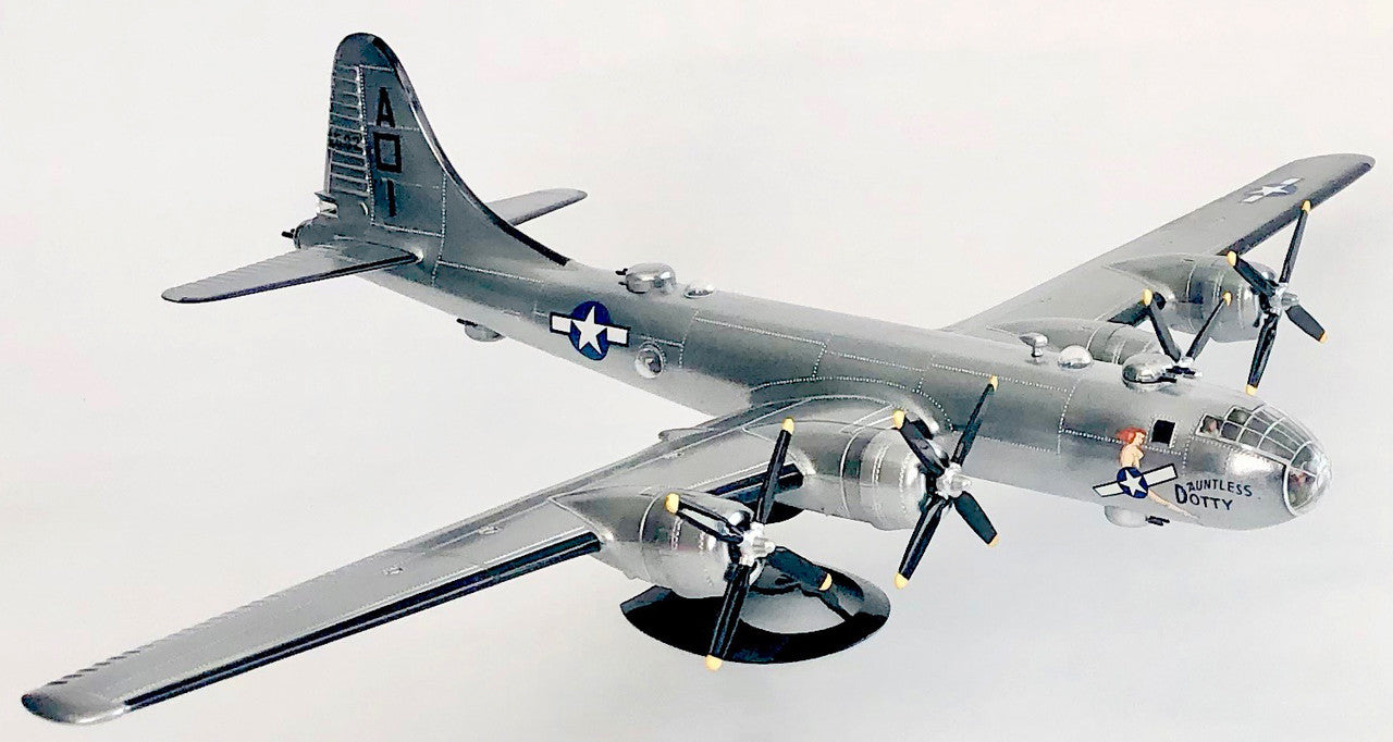 1:120 Boeing B-29 Superfortress with Swivel Stand