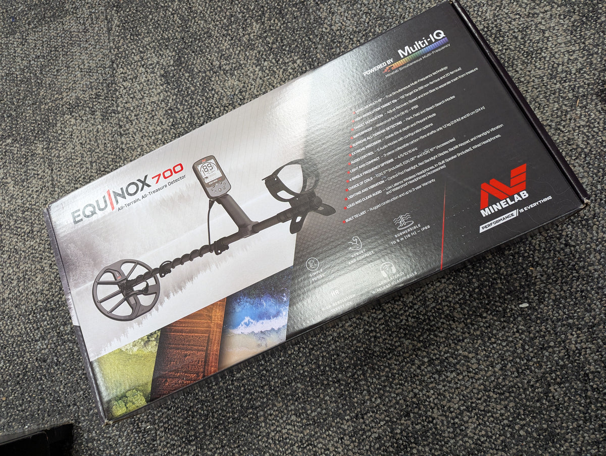 OPEN BOX - MINELAB Equinox 700 Multi-Frequency Collapsible Metal Detector