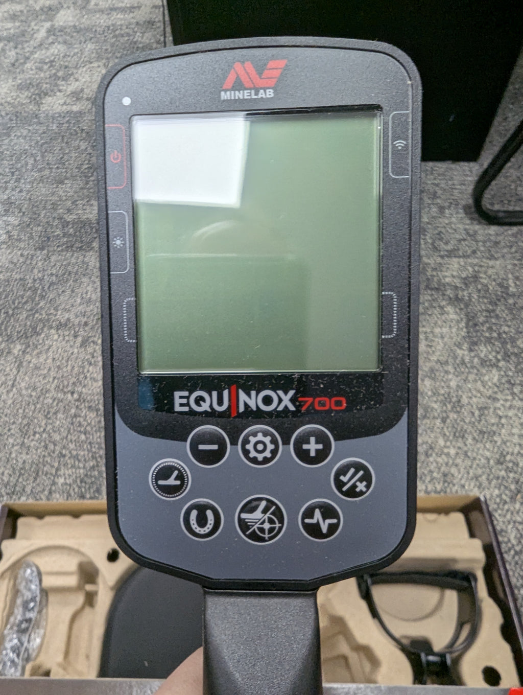 Detector de metales plegable multifrecuencia Minelab Equinox 700