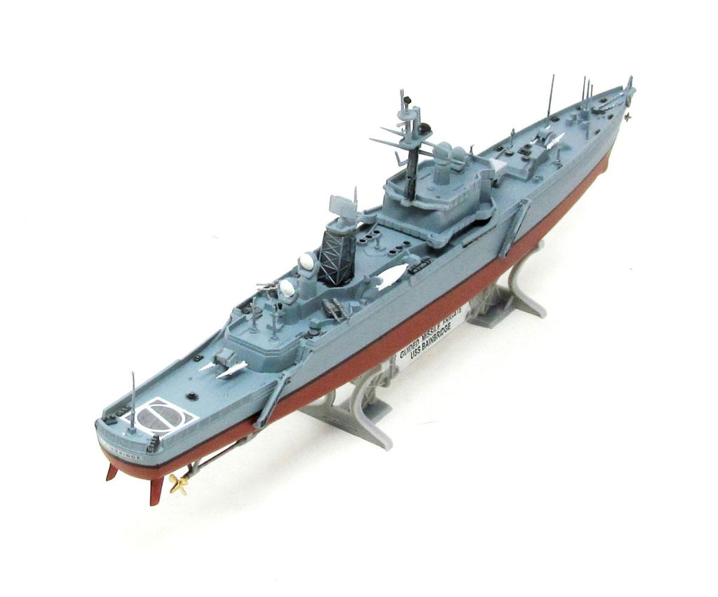 1:600 USS Bainbridge (CGN-25) Nuclear Powered Guided Missile Frigate with Trading Card
