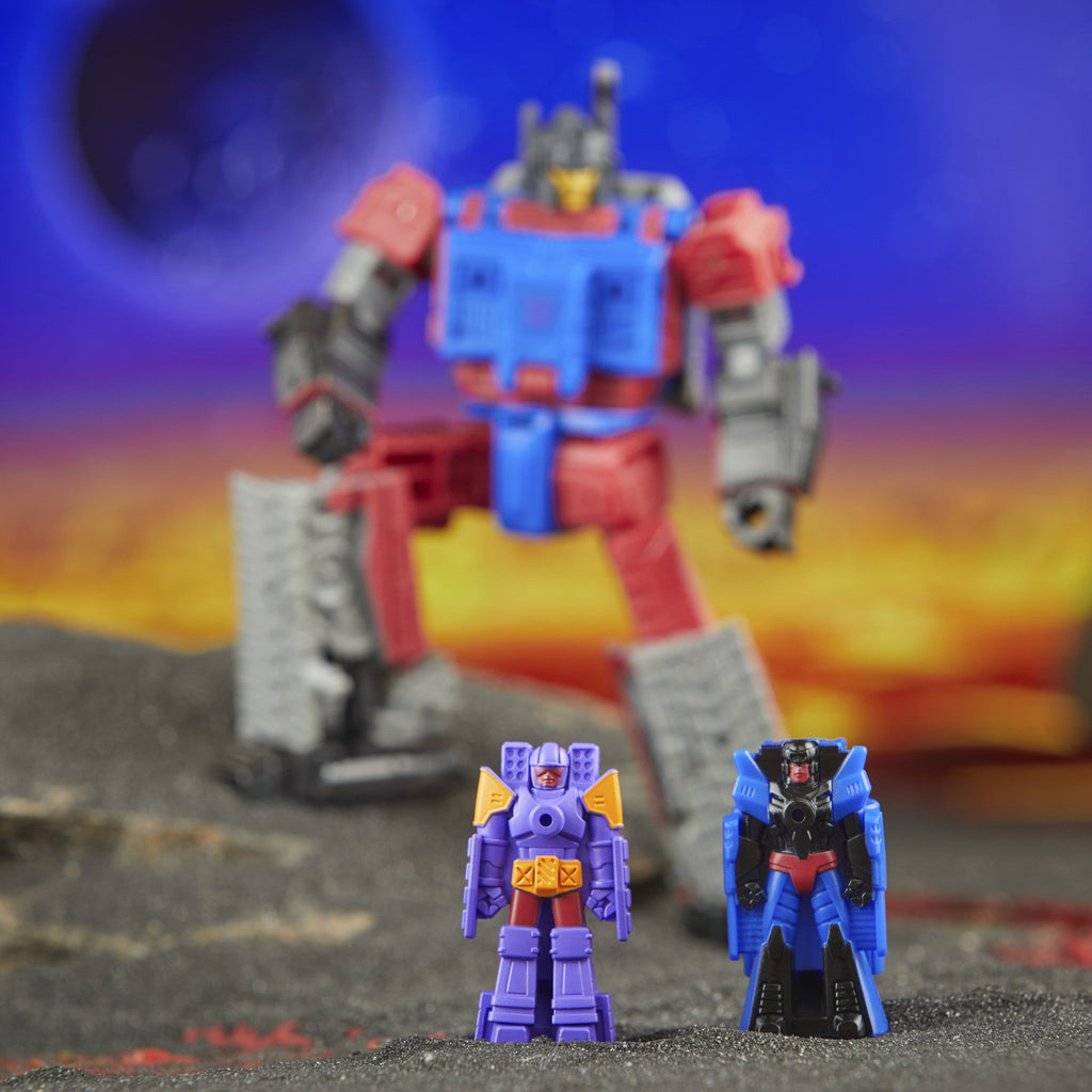 Quake - Transformers Legacy United Deluxe Class G1 Universe action figure