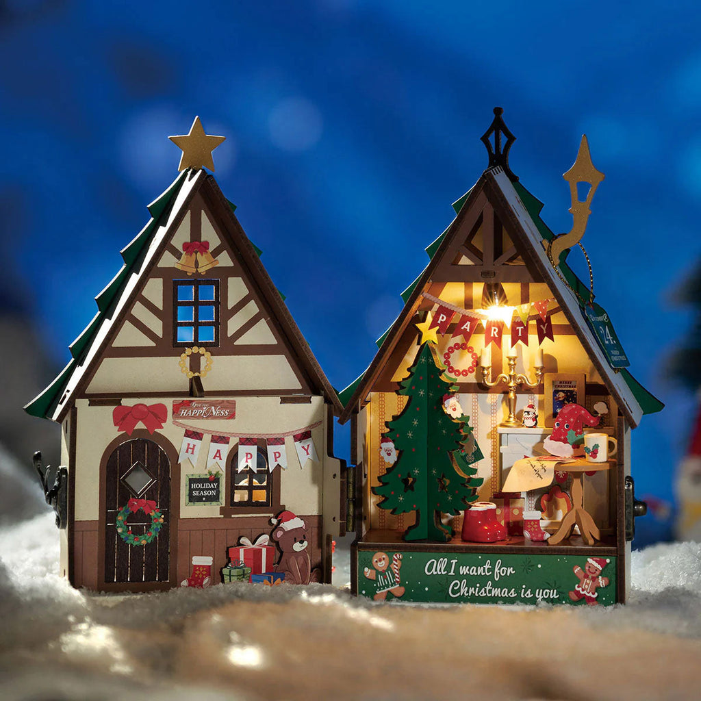 Twinkling Christmas House, Super Mini Houses - Little Warm Spaces