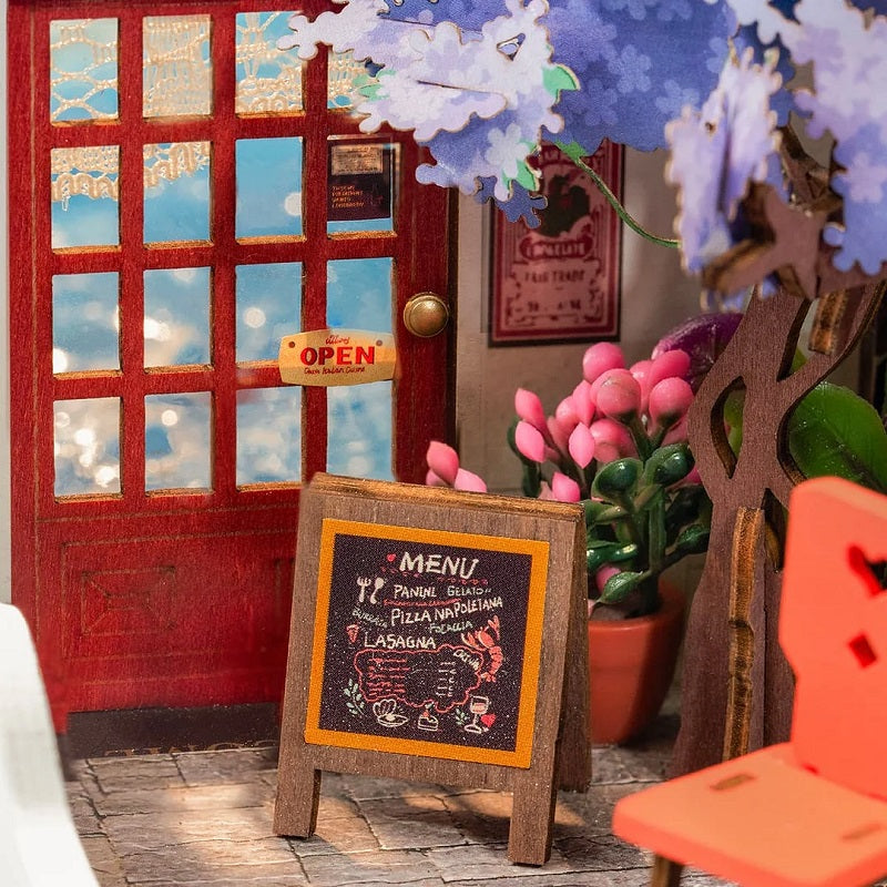 Sea Holiday Restaurant, Super Mini Houses - Little Warm Spaces