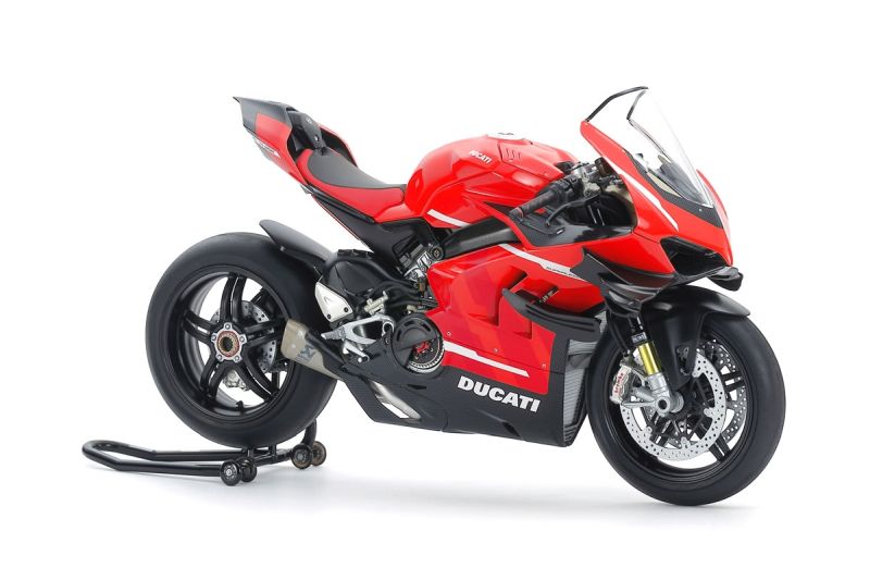 1/12 Ducati Superleggera V4 with Racing Kit Plastic Model
