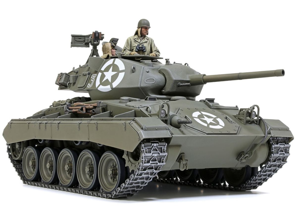 1/35 Chaffee Euro Theater Plastic Model